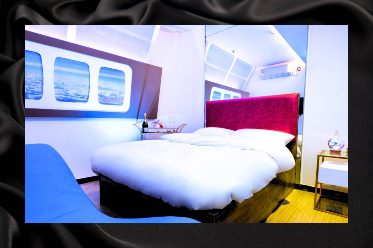 RM 521 - 機艙 The Cabin【2小時】